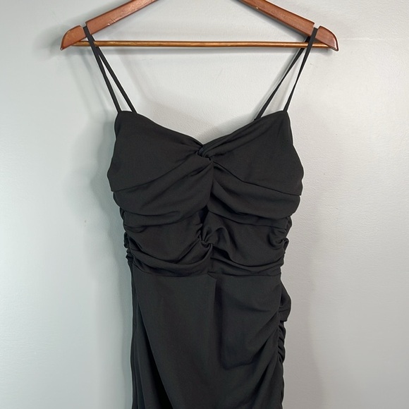 Abercrombie & Fitch NWT Ruched Front Cutout Asymmetrical Midi Dress Black Size M - Picture 4 of 15